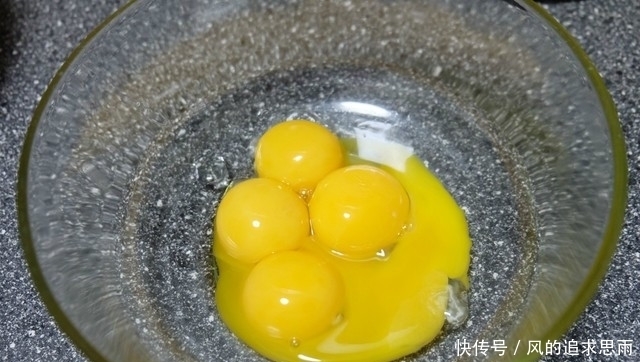 南瓜和|早餐蛋糕自己做，用料简单做法更简单，不用烤箱更轻松，香甜美味