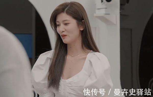 cp|心动的信号:女四肚子饿,男一男三抢着做饭,女二却还在徘徊