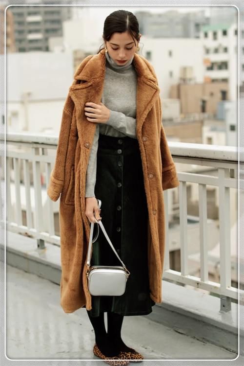 羊羔毛＋高领衫＋衬衣＝2021秋冬高阶穿搭