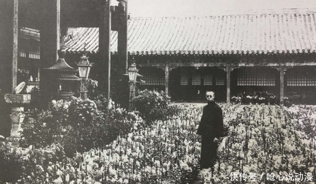 紫禁城|溥仪晚年重游故宫,从大殿一角拿出一样东西,众人心情都复杂了