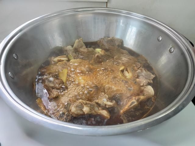 香菇酱汁淋豆腐|好吃绝了!午餐4个菜,个个喜欢全光盘,网友:家里有矿吗?