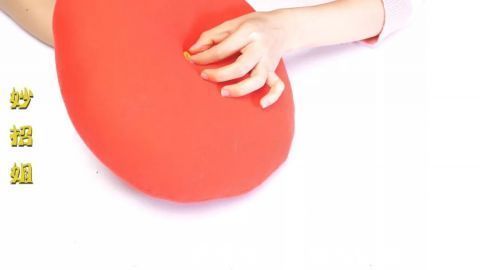 旧衣服不要扔！把锅盖放在上面简单缝一缝，有一个神奇的妙用