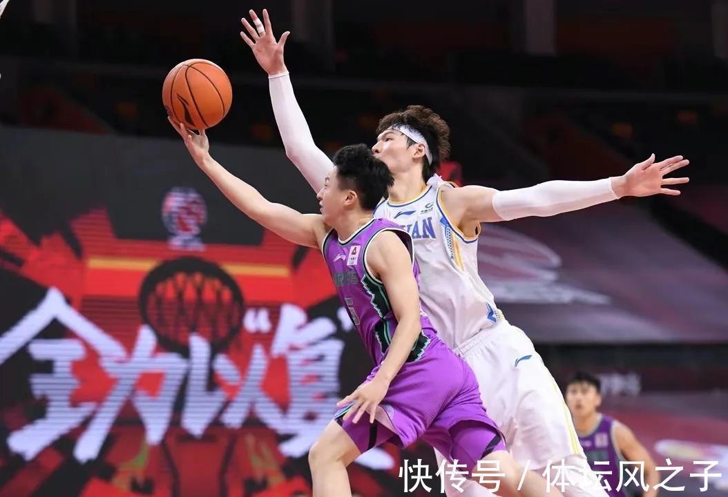 马光翰|山东男篮这两名年轻球员已被宫鲁鸣放弃,引援计划瞄准老将