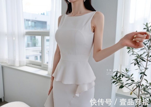 露背|女神孙允珠高清时尚搭配：温润初雨果杏微甜露背鱼尾裙