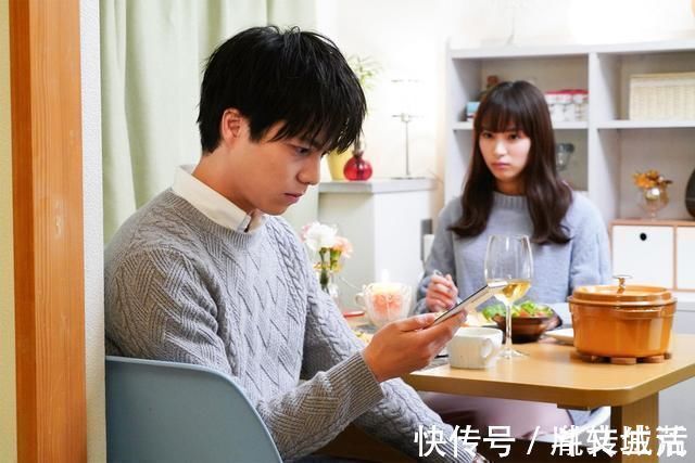 蓝墨|“女儿,我得了癌症,你不用回来了”父母去世,远嫁女儿失声痛哭