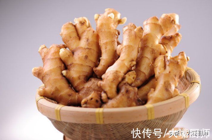 中老年人|生姜上锅蒸一蒸，作用花钱也买不到，百岁爷爷的养生秘诀，很实用