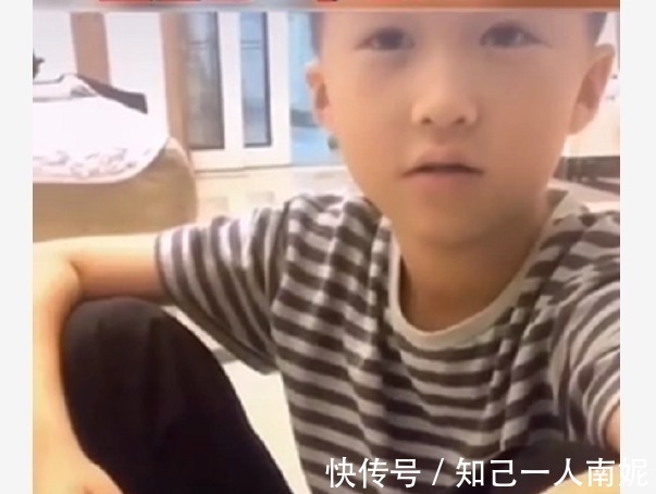 小金人|6岁男孩把车标“小金人”当玩具,网友:再生一个吧!