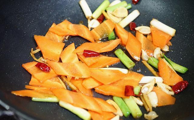 血腥味|猪身上这块肉最“宝贵”,营养价值很高,遇见别手软,再贵也要买