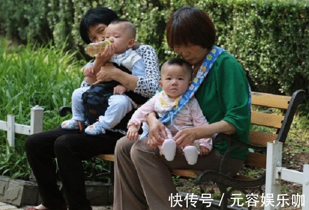 公公|“俺在喂奶,公公在一旁逗娃”,25岁宝妈哭泣自述:无法阻止