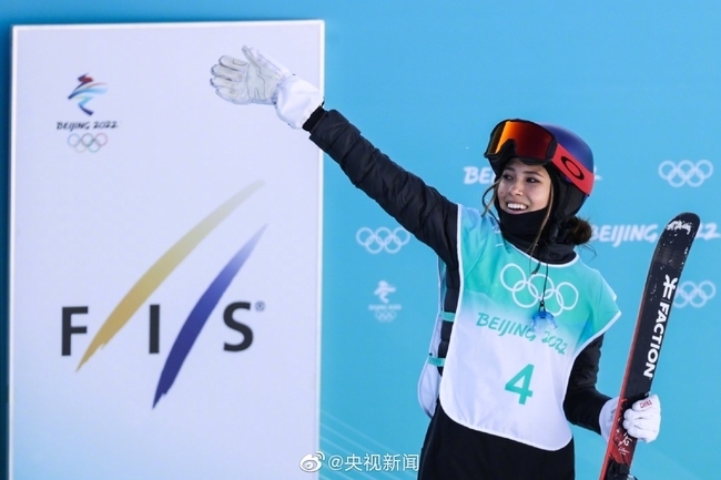 滑雪$“宝藏女孩”!谷爱凌:创冬奥历史 活出满身光环的小说女主人生