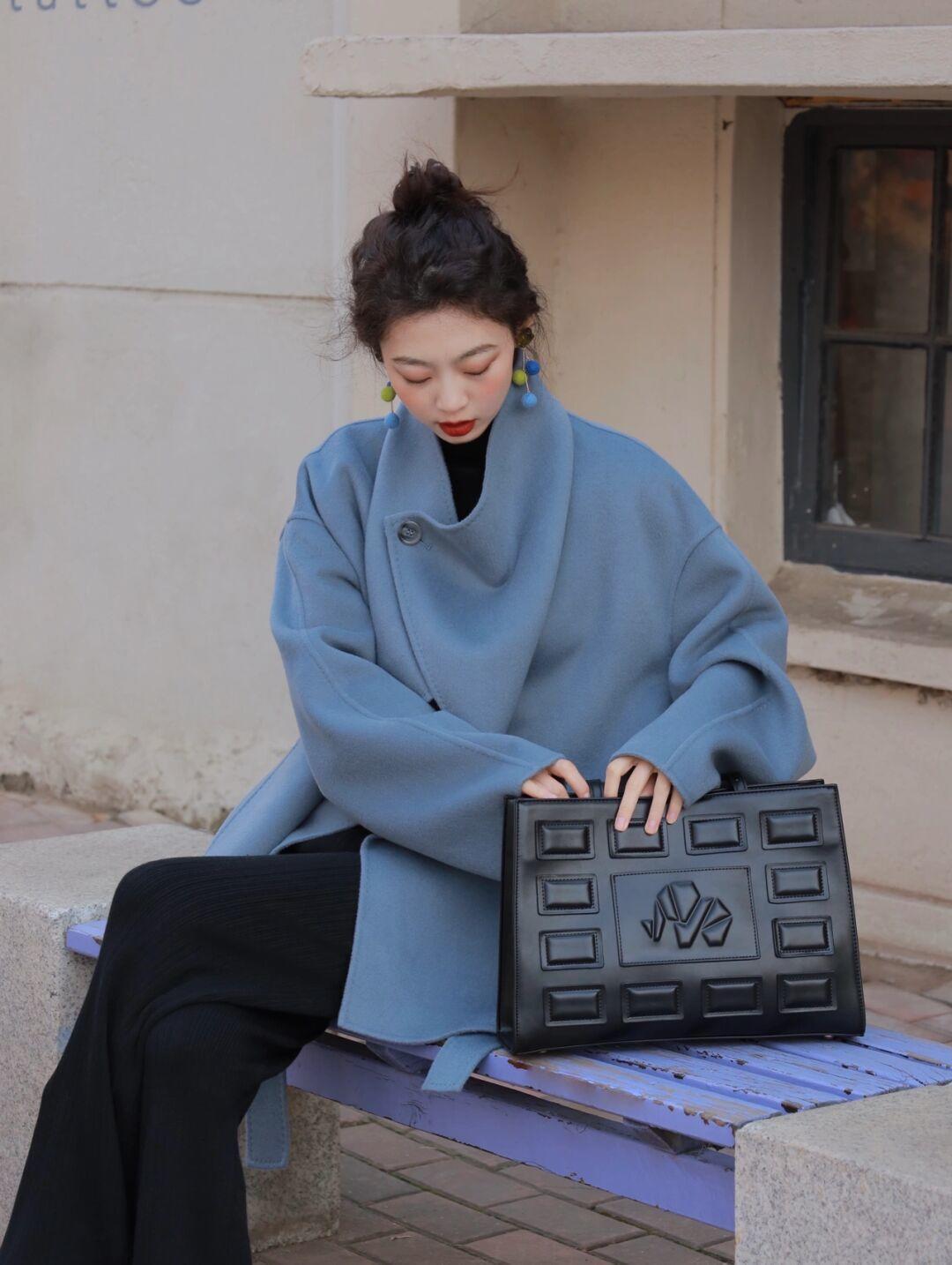 黑白配 冬季不容错过的“毛呢外套”搭配,思路总结好了,看这篇就够