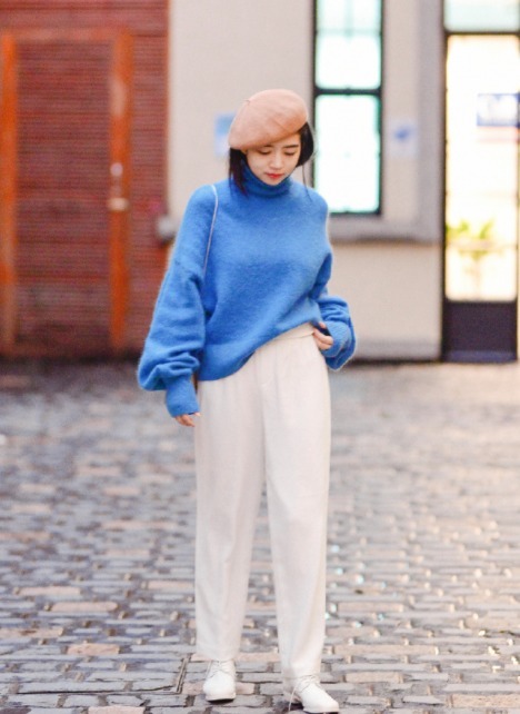 小姐姐 基础款毛衣怎么穿出高级感?看看这些保暖舒适的穿搭,精致洋气