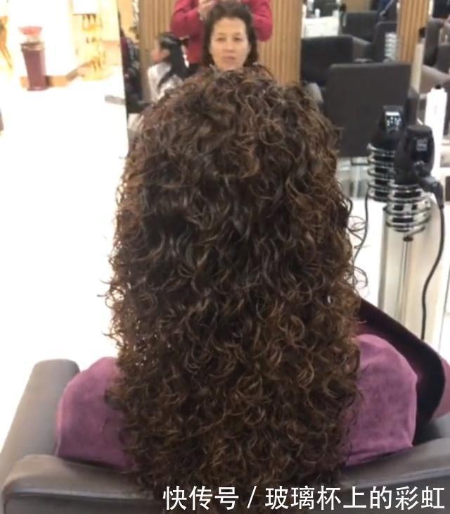 短发|中老年女性这样做头发,保证发型效果和健康,真的超漂亮!