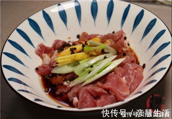 肉丝|炸酥肉，调面糊最忌加清水，教你正确做法，炸出酥肉不回软更酥脆