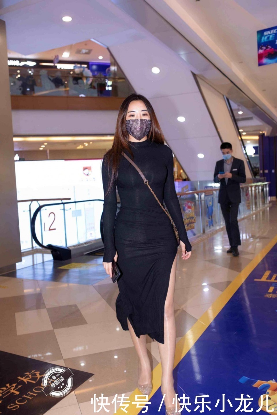 半身裙 “漏斗形”身材的连衣裙美女，得体耐看又时尚，白里透白