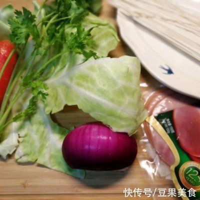 面条|学会#蛋趣体验#健康营养凉拌面，早餐不用愁