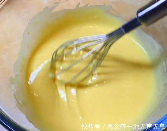 口感细腻的酸奶蛋糕,吃腻了平常的蛋糕,就试试这个吧!