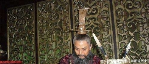 他出身名门爱好读书,以有不了解的知识为耻,差点被族人吉本牵连