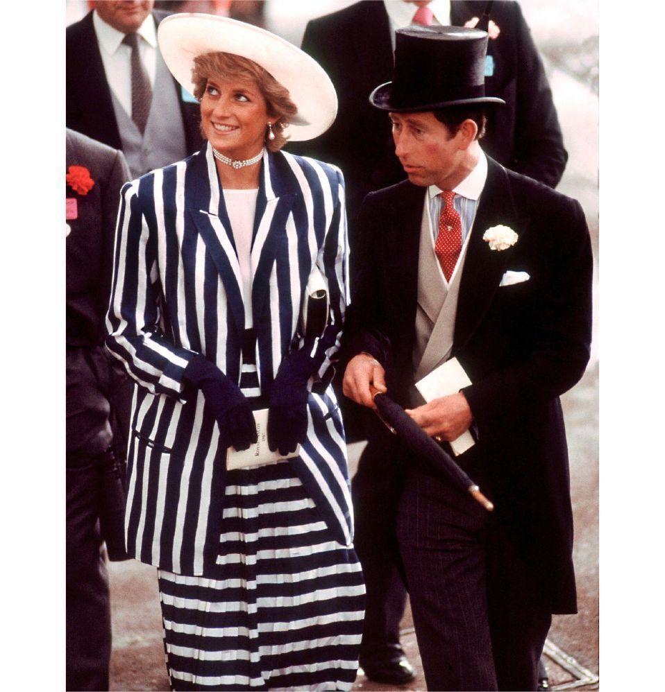 单品|20年前妈妈们穿的衣服又开始流行了复古时尚单品怎么穿才时髦