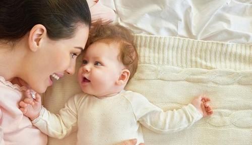 除了危险的床围外，这两个婴幼儿床上的睡眠’杀手’也不容忽视