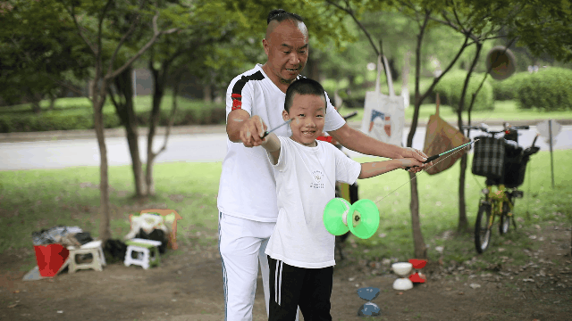总教头|这位江北“总教头” 天天早上带着他们抖抖抖