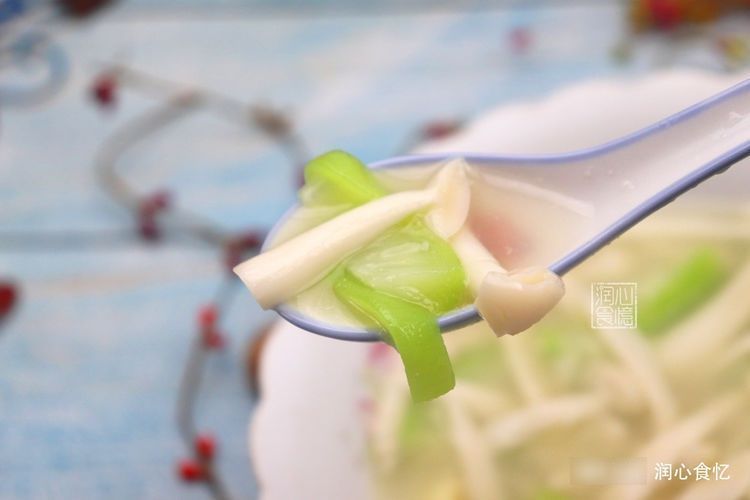 成本|夏天,丝瓜和海鲜菇一起煮,成本不过6元,喝着比海蛎汤还鲜美