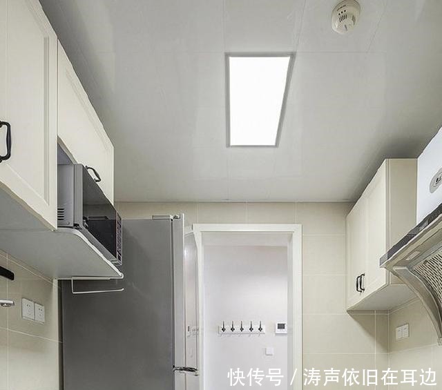 新房|极简主义新房完工入住,进门就感受到宽敞舒适,客厅效果很吸引人