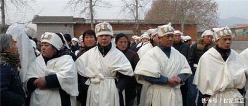 人离世后,为什么一定要穿寿衣不仅有科学考量,还为了子孙后代!