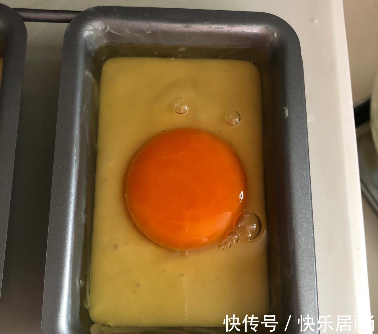 不加一滴水，用牛奶和鸡蛋做成的小面包，好吃又营养，奶香味十足！