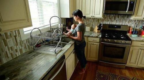 系统|这种“新型把尿”正在摧毁孩子的排便系统,很多家长却还乐此不疲