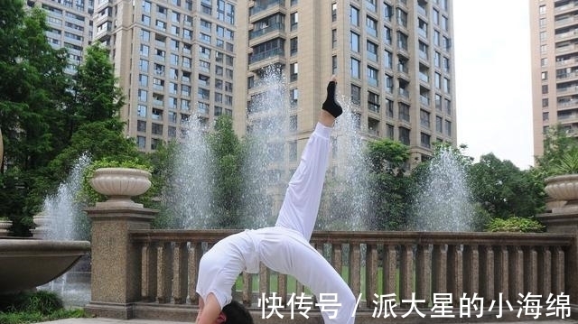 养心|90后美女导游，工作之余，练习瑜伽，一招一式很专业