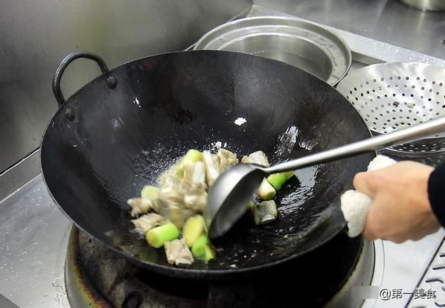 味道|萝卜炖排骨这样做才清淡，无需大料，配料简单味道香，家人都爱喝