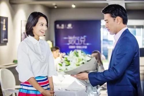 你觉得朱丹的情商怎么样,适合做主持人吗?