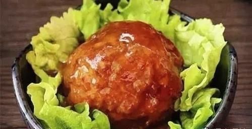 肥而不腻的红烧狮子头是如何做的呢？