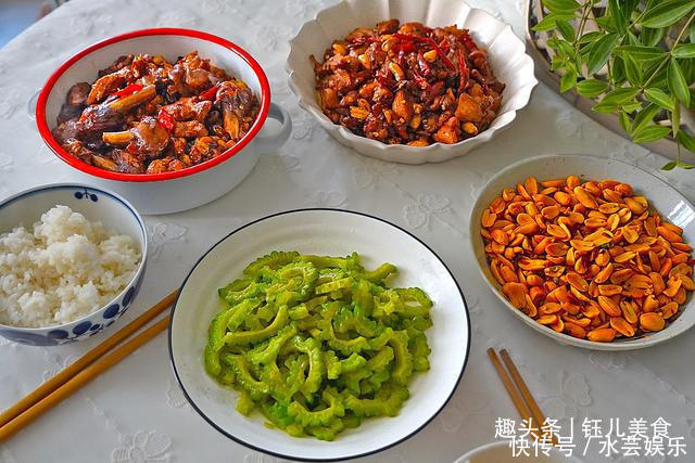 生日,简单做了四道菜,晒完美食后,闺蜜是亲闺女