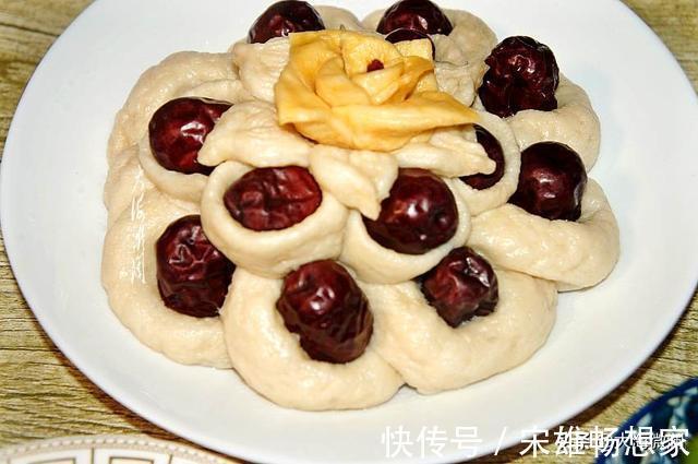 年夜饭|晒娘俩做的年夜饭,4凉8热上一桌,第一次就地过年火了朋友圈