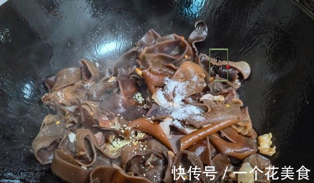 天冷了，遇到它别错过，多买些存着，随吃随取特省事，炒肉吃真香！