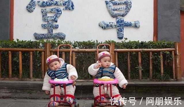 报喜|双胞胎宝宝女翻男,护士出产房报喜,没想到家属却没一个开心的