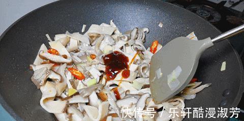 香菇|才知道,这三种蘑菇搭配一起这么好吃,味道鲜上鲜,好吃又下饭