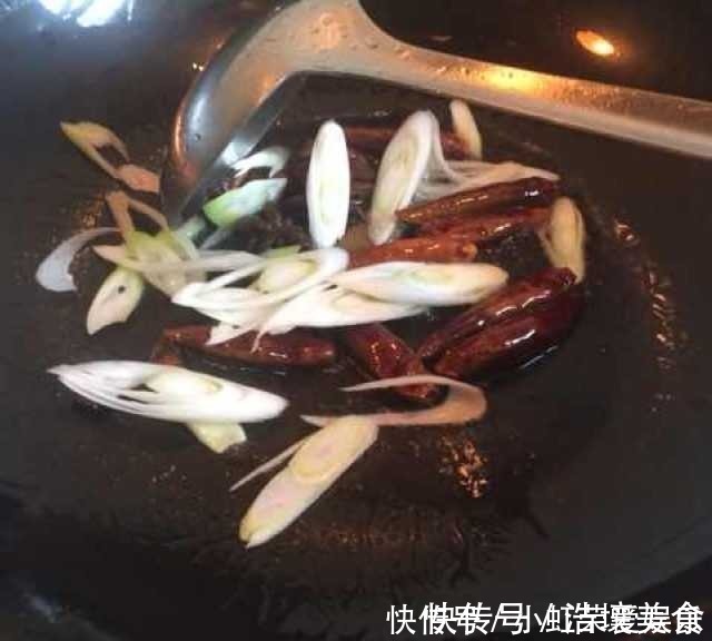 好吃|油爆虾的做法,太好吃了,一口一口停不下来!