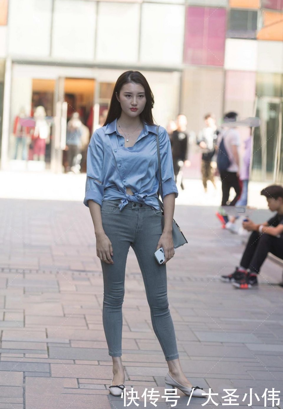 颜值|美女街拍:这才是真正的气质女神,光是看颜值,估计就会有很多人追求她吧