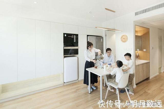 张女士|越来越多人去客厅化设计，像她家这样装修，59㎡住4口人很舒适