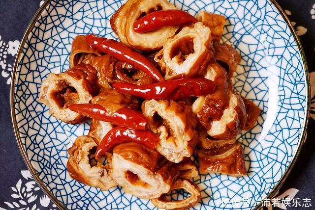 香料|地方美食卤大肠,三个步骤教你清除异味,用对香料巧做诱人肥肠