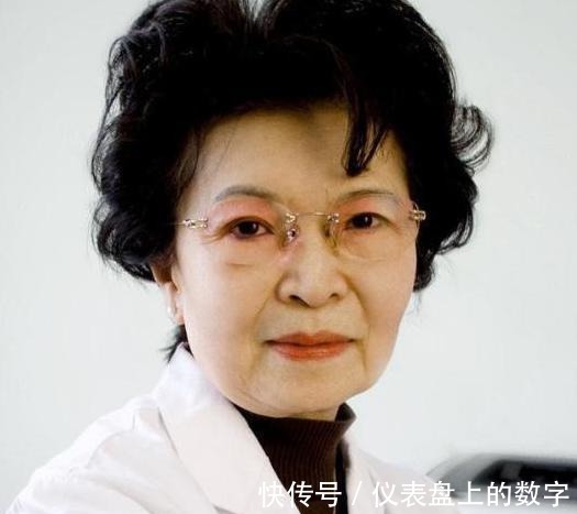 片仔癀|药店有个“碱性药膏”,祛眼袋紧肤都不足挂齿,眼部紧致显年轻!