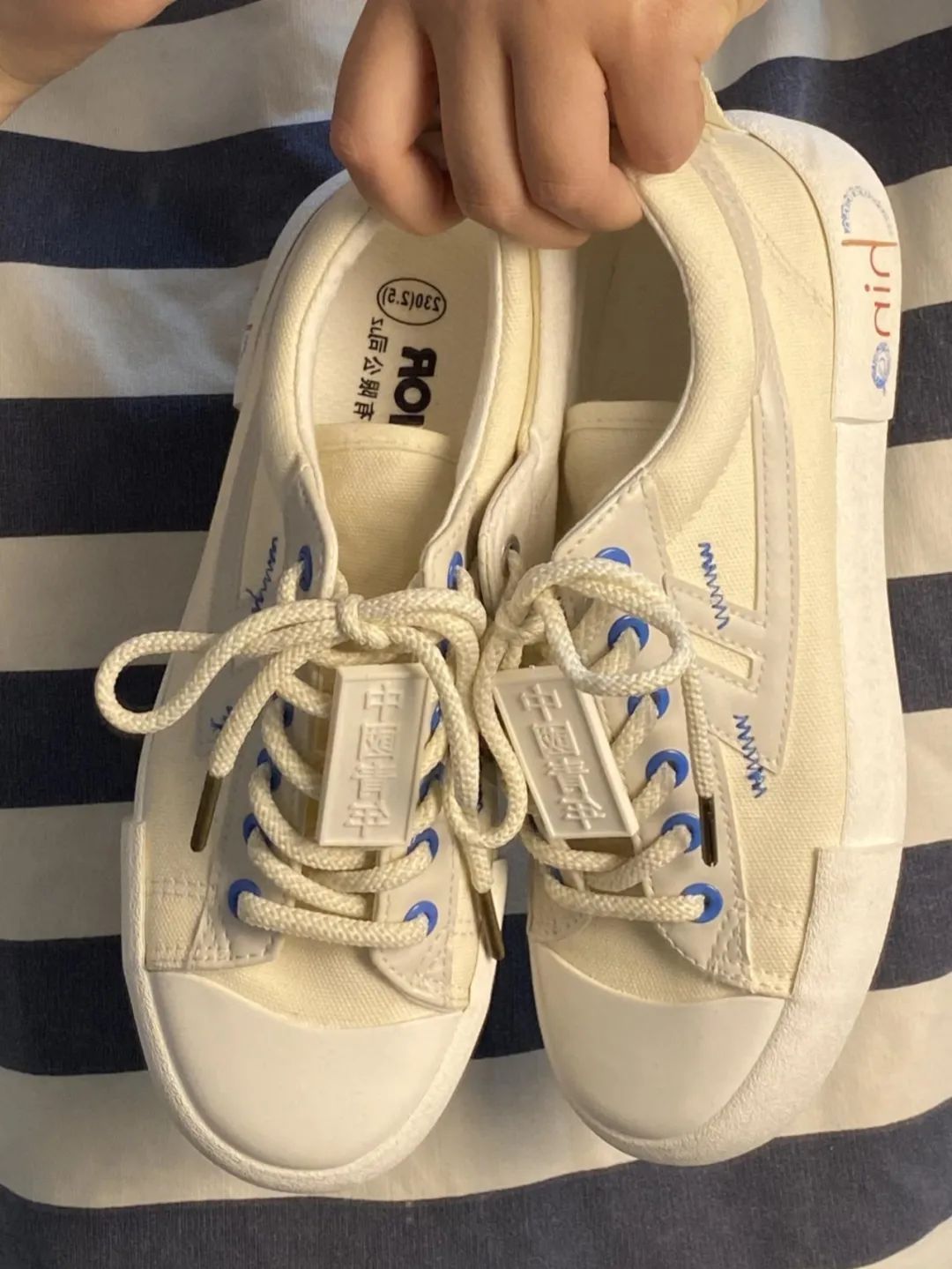 小众|烂大街的凉鞋别穿了!这几款鞋子好看又个性