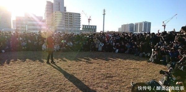 宅男们|日本第一coser出场，引千人围拍场面失控，网友宅男的疯狂！