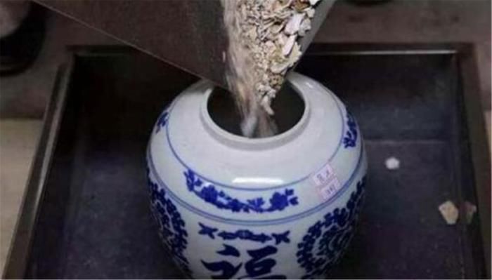  科学|从科学角度来讲，骨灰到底是什么？多年后又会变成什么？