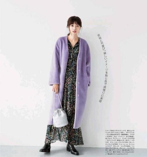 40岁女人“开春”穿什么？试试“短靴＋纱裙”吧，气质优雅又减龄