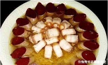 满族的传统美食,萨其玛最吃不厌,白肉血肠色调最分明