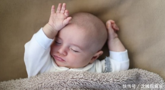 性格|宝宝睡醒后的样子关系着以后的性格,如果符合第二种,家长要留意